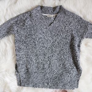 Pepper V neck sweater